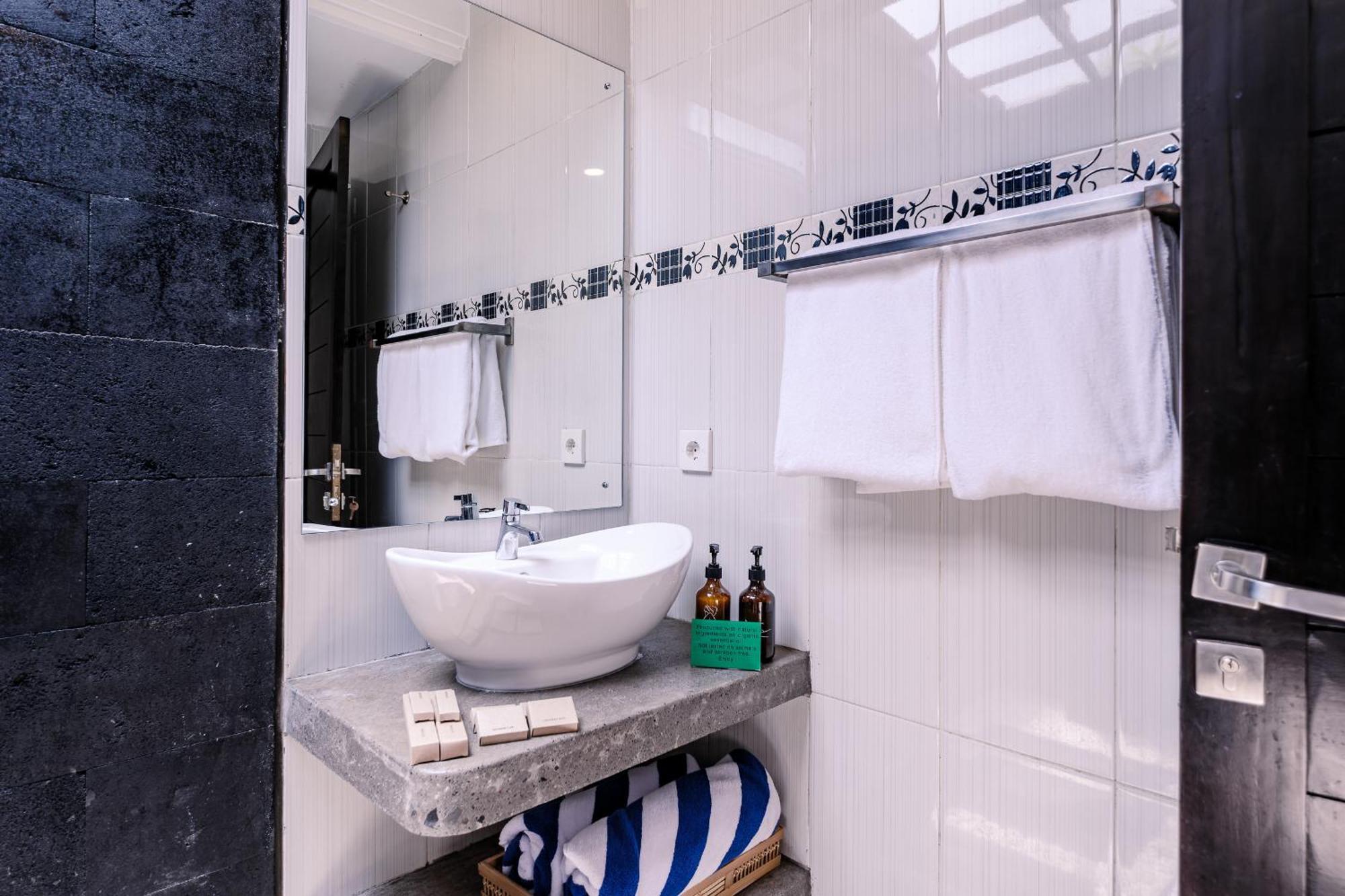 Chandi Hotel Ubud エクステリア 写真
