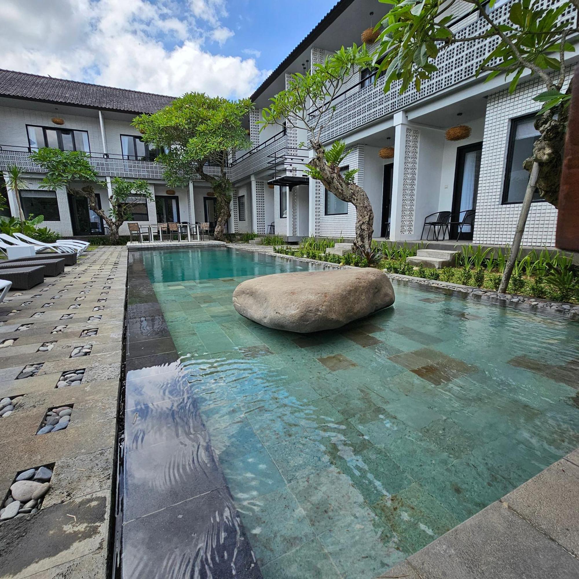 Chandi Hotel Ubud エクステリア 写真
